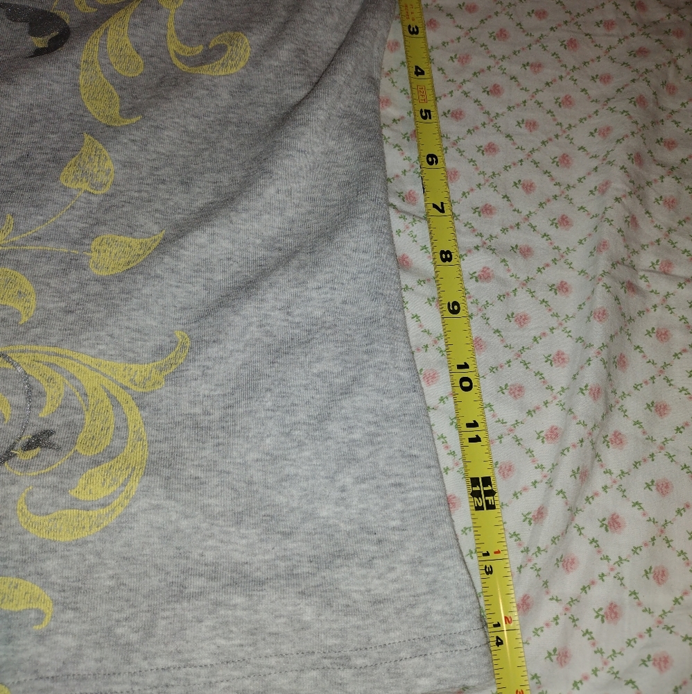Karen Scott. Size 1X. 3/4 length sleeve gray with gray and yellow design. - Picture 6 of 7